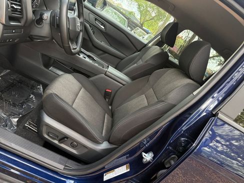 Used 2025 Nissan Rogue SV image 24