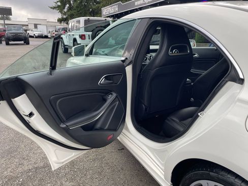 Used 2017 Mercedes-Benz CLA 250 image 21