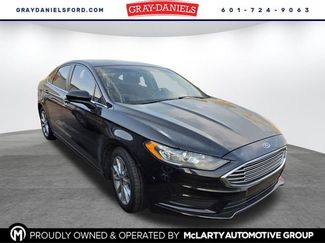 Used 2017 Ford Fusion SE w/ Fusion SE Technology Package image 1