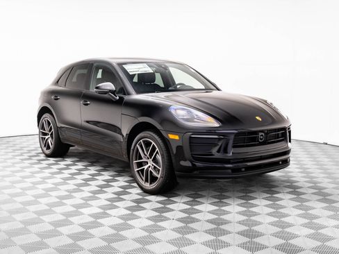 Certified 2026 Porsche Macan AWD/4WD image 6
