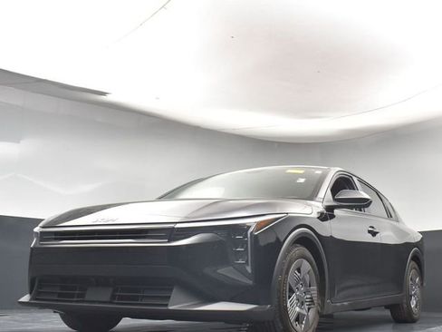 Used 2025 Kia K4 FWD image 28