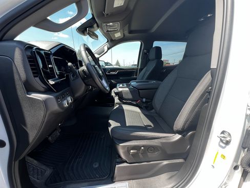 Used 2024 GMC Sierra 1500 SLE image 12