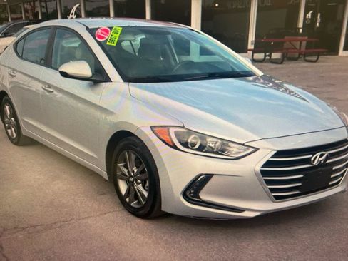 Used 2017 Hyundai Elantra SE w/ SE A/T Tech Package 03 FWD image 7