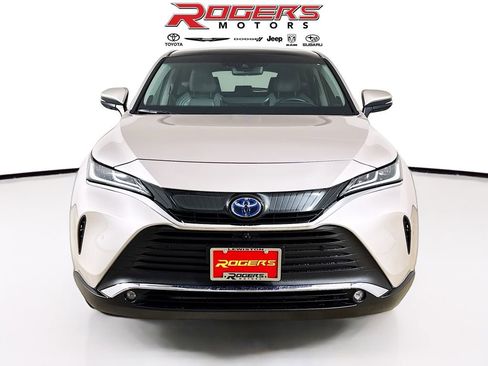 Used 2024 Toyota Venza Limited image 2