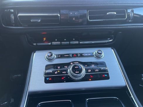 Used 2023 Lincoln Aviator Standard w/ Premium Package image 34