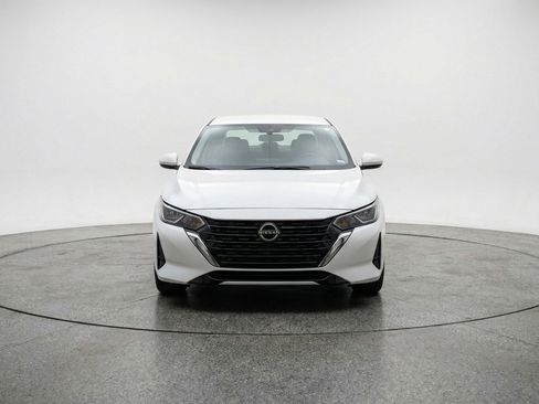 Used 2025 Nissan Sentra SV FWD image 2