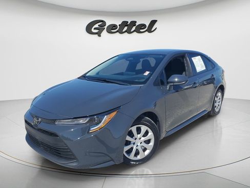 Used 2025 Toyota Corolla LE w/ Convenience Package image 1