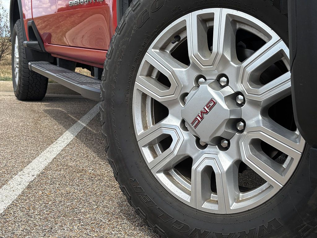 Used 2024 GMC Sierra 2500 SLE w/ SLE Value Package; AWD/4WD image 2