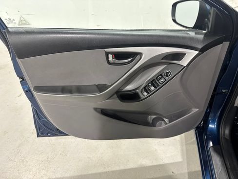 Used 2016 Hyundai Elantra SE FWD image 14
