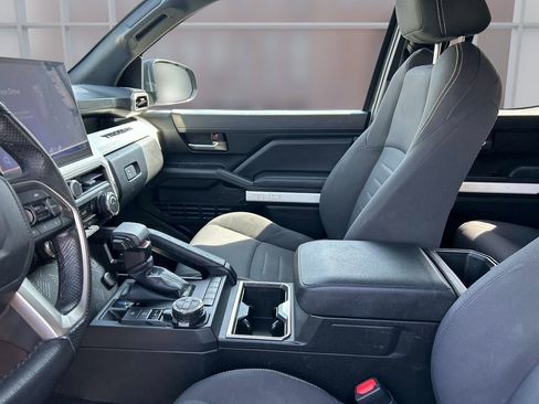 Used 2024 Toyota Tacoma TRD Off-Road image 21