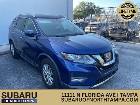Used 2017 Nissan Rogue SV image 1