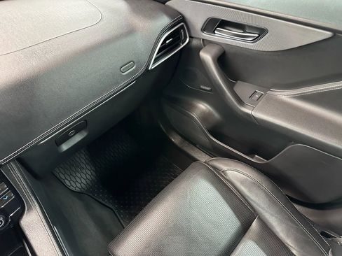 Used 2018 Jaguar F-PACE S image 23