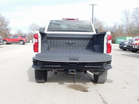 Used 2023 Chevrolet Silverado 2500 Custom image 7