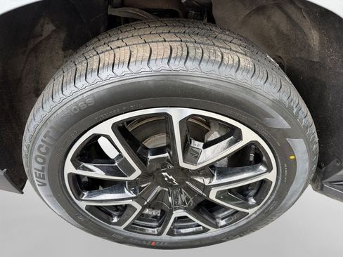 Used 2023 Chevrolet Tahoe RST AWD/4WD image 11