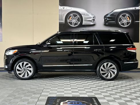 Used 2022 Lincoln Navigator Reserve image 7