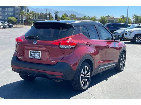 Used 2018 Nissan Kicks SR FWD image 7