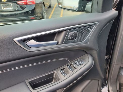 Used 2024 Ford Edge Titanium image 10