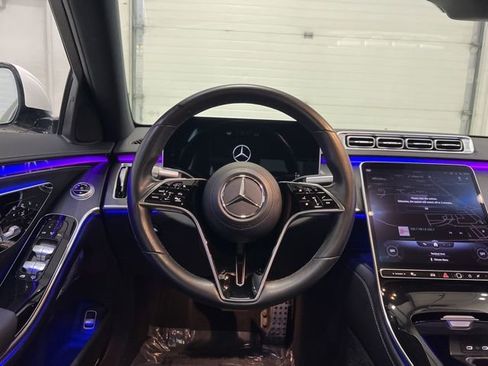 Used 2022 Mercedes-Benz S 500 4MATIC w/ AMG Line Package image 36