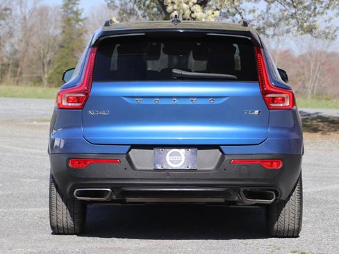 Used 2019 Volvo XC40 T5 R-Design image 4