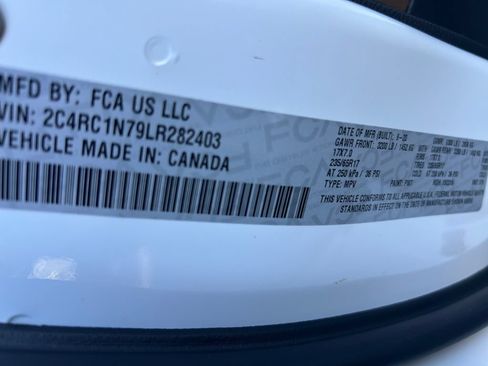 Certified 2020 Chrysler Pacifica Limited w/ Advanced Safetytec Group FWD image 32