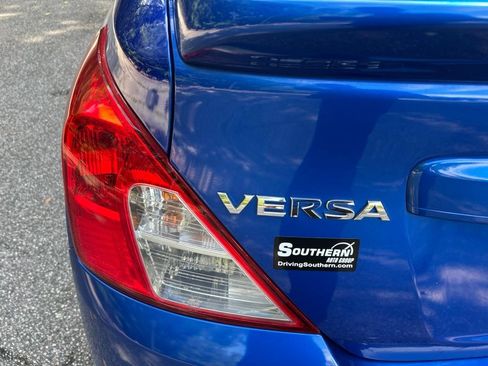 Used 2016 Nissan Versa SV FWD image 11