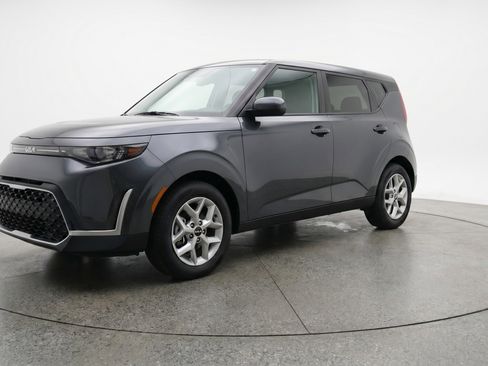 Used 2025 Kia Soul LX w/ LX Technology Package FWD image 3