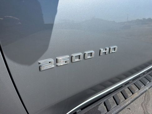 Used 2025 Chevrolet Silverado 2500 ZR2 w/ Technology Package AWD/4WD image 9