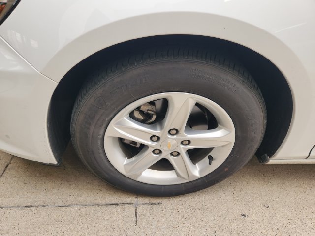 Used 2024 Chevrolet Malibu LS FWD image 9