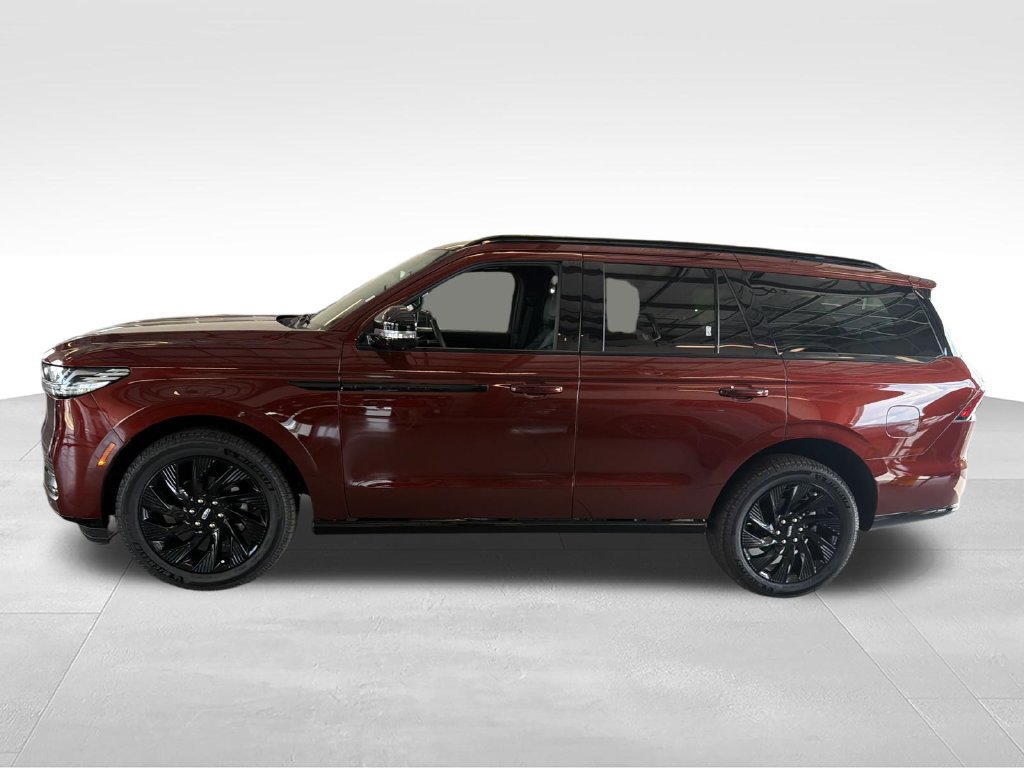 New 2027 Lincoln Navigator Reserve w/ Jet Appearance Package AWD/4WD image 2