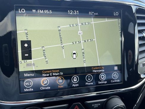 Used 2022 Jeep Grand Cherokee Limited image 8