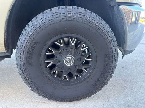 Used 2011 RAM 2500 Laramie w/ Cold Weather Group image 25