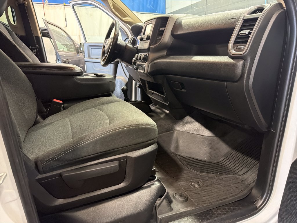 Used 2020 RAM 3500 Tradesman AWD/4WD image 17