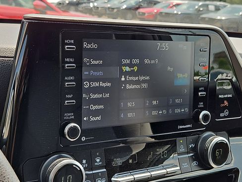 Used 2020 Toyota Highlander L AWD/4WD image 16
