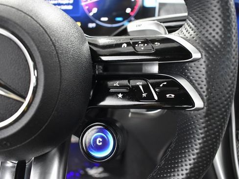 Used 2025 Mercedes-Benz GLC 43 AMG 4MATIC image 31