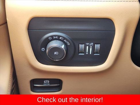 Certified 2024 Jeep Grand Cherokee Summit AWD/4WD image 31