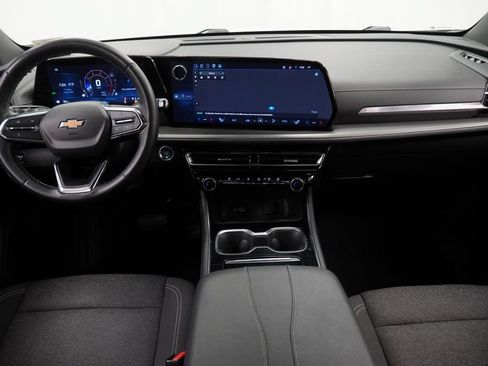 Used 2024 Chevrolet Traverse LT w/ Trailering Package FWD image 8