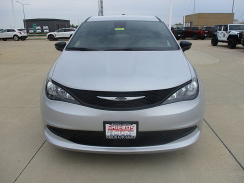 New 2026 Chrysler Voyager LX FWD image 9