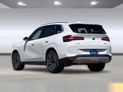 Used 2025 BMW X3 xDrive30i w/ Convenience Package image 3