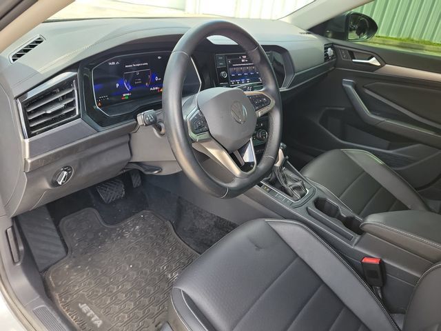 Used 2023 Volkswagen Jetta SE w/ Black Wheel Package FWD image 21