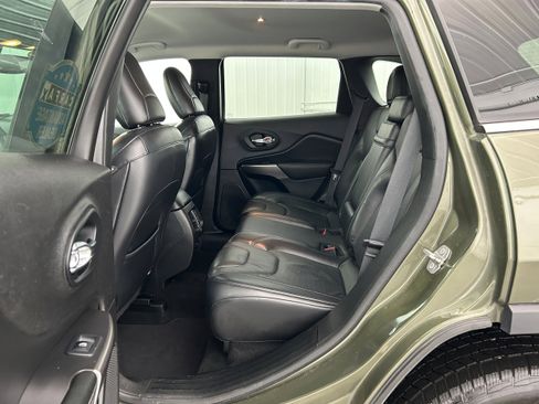 Used 2019 Jeep Cherokee Limited AWD/4WD image 29