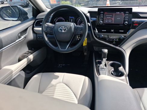 Used 2024 Toyota Camry SE FWD image 7