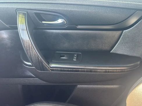 Used 2014 GMC Acadia SLT AWD/4WD image 18