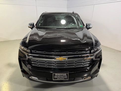 Used 2023 Chevrolet Suburban Premier AWD/4WD image 3