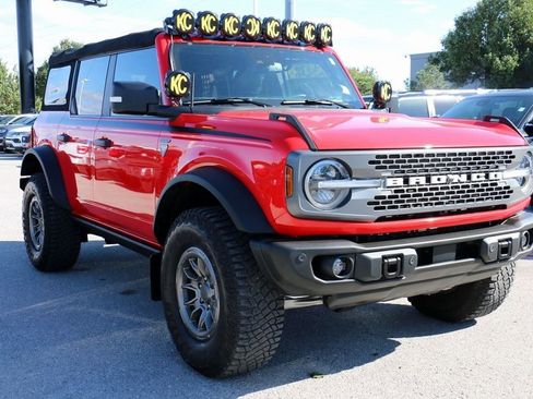 Used 2022 Ford Bronco Badlands image 4