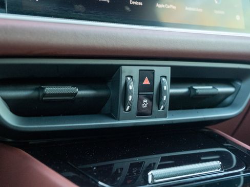 Certified 2024 Porsche Cayenne AWD/4WD image 29