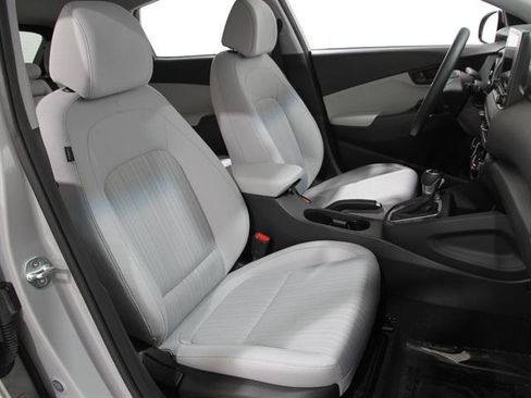 Used 2022 Hyundai Kona SEL image 17