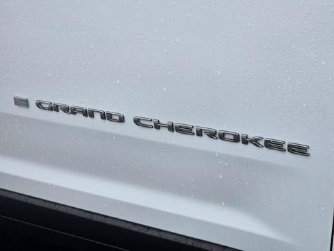 Used 2023 Jeep Grand Cherokee L Laredo w/ Luxury Tech Group I AWD/4WD image 35