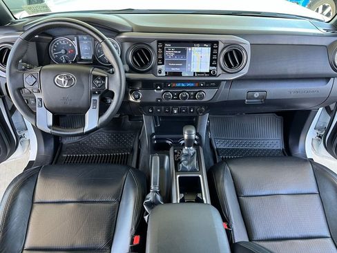Used 2022 Toyota Tacoma TRD Sport w/ TRD Premium Sport Package image 9