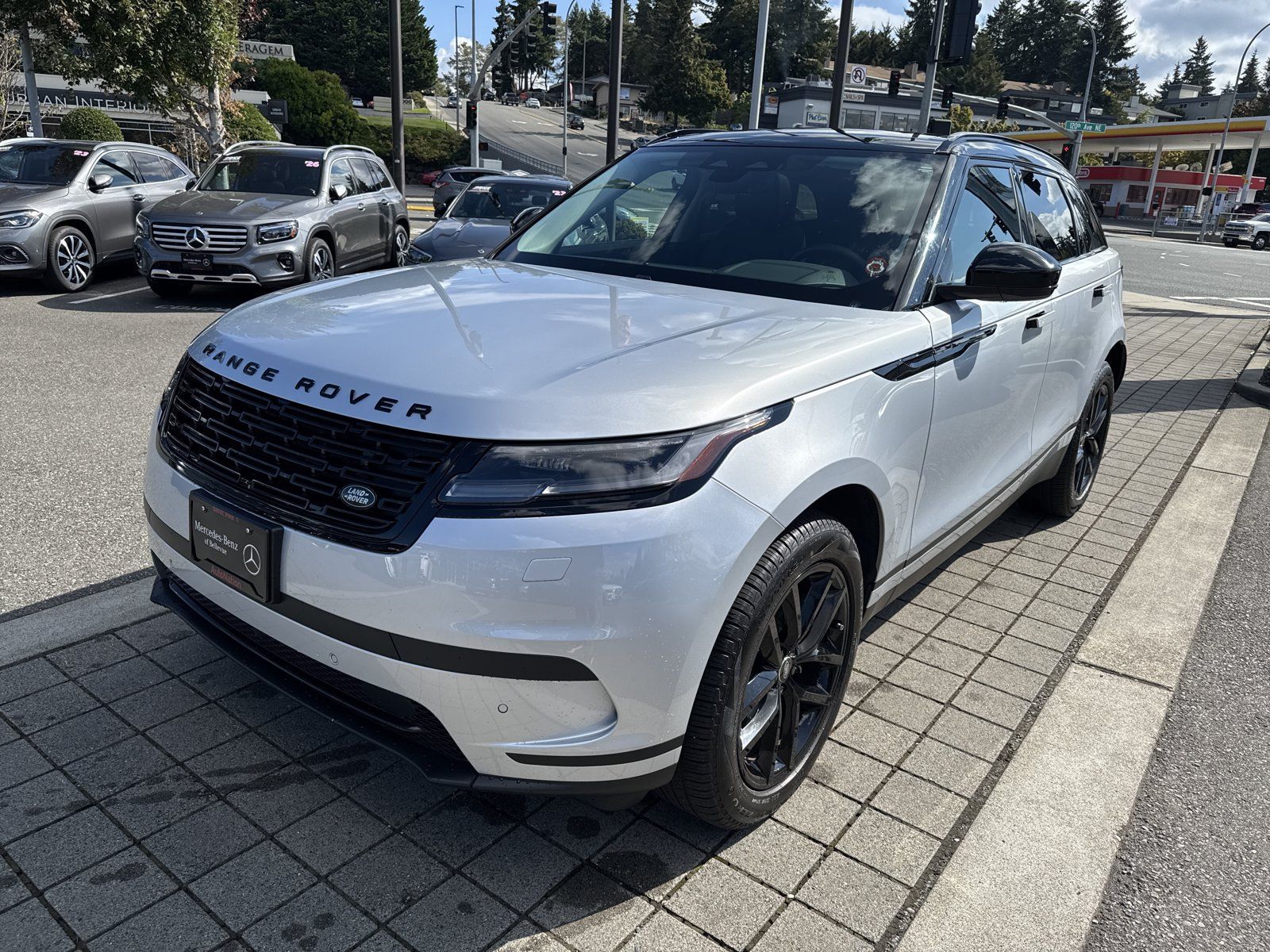 Used 2024 Land Rover Range Rover Velar S AWD/4WD image 2