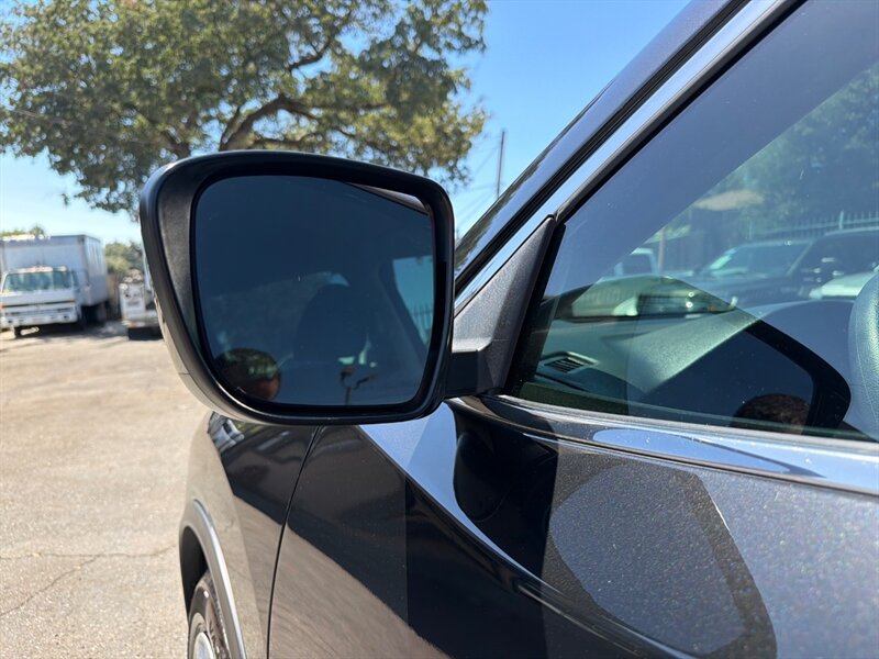 Used 2020 Nissan Rogue S FWD image 26